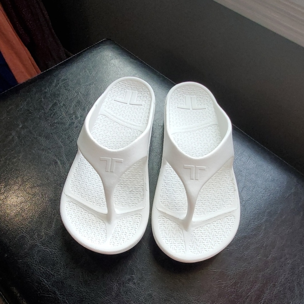 Telic Sandals
